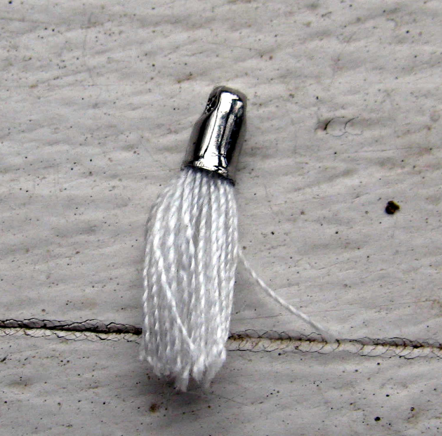 Bomullstofs - Mini Vit / Silver 12mm, 1 styck Grekisk Metall