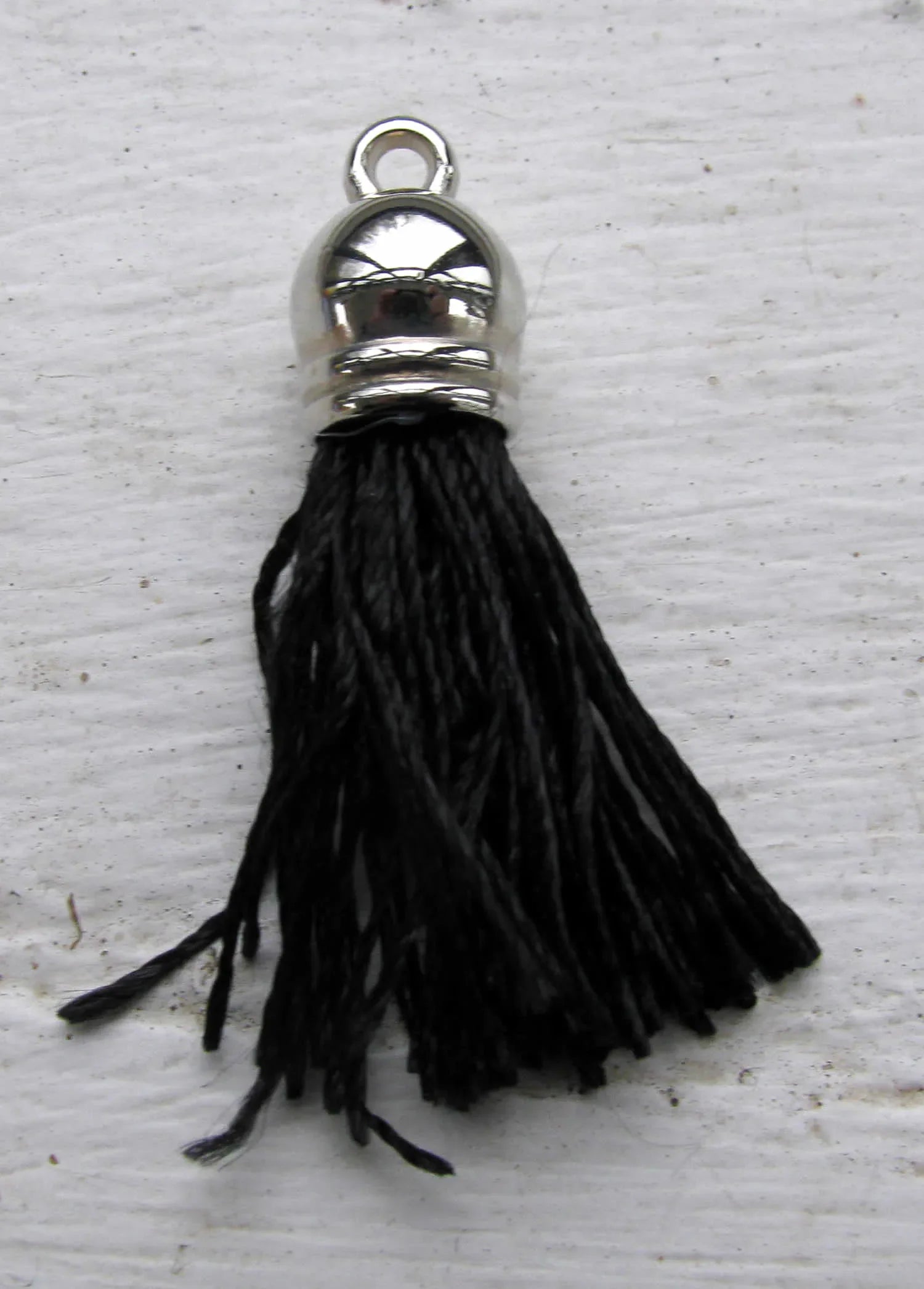 Hänge tassel silver - Svart 40mm, 1 styck Hilmas Pyssel