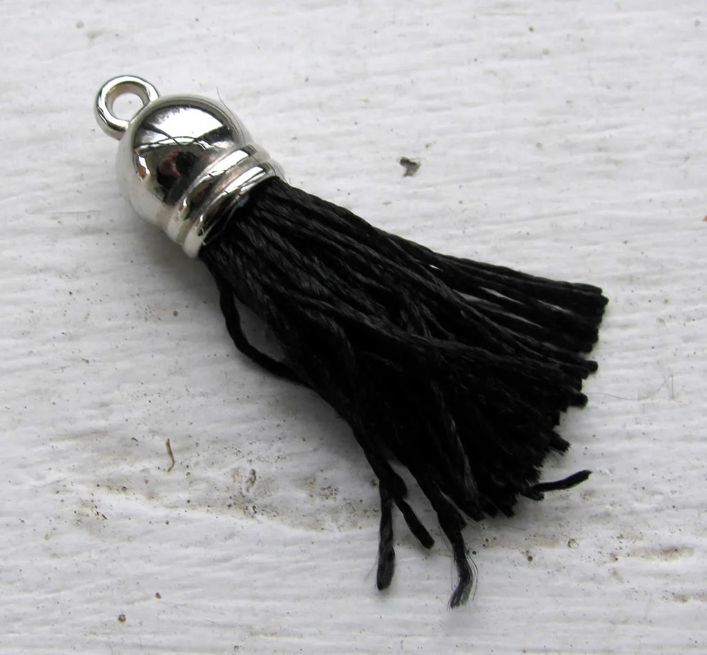 Hänge tassel silver - Svart 40mm, 1 styck Hilmas Pyssel