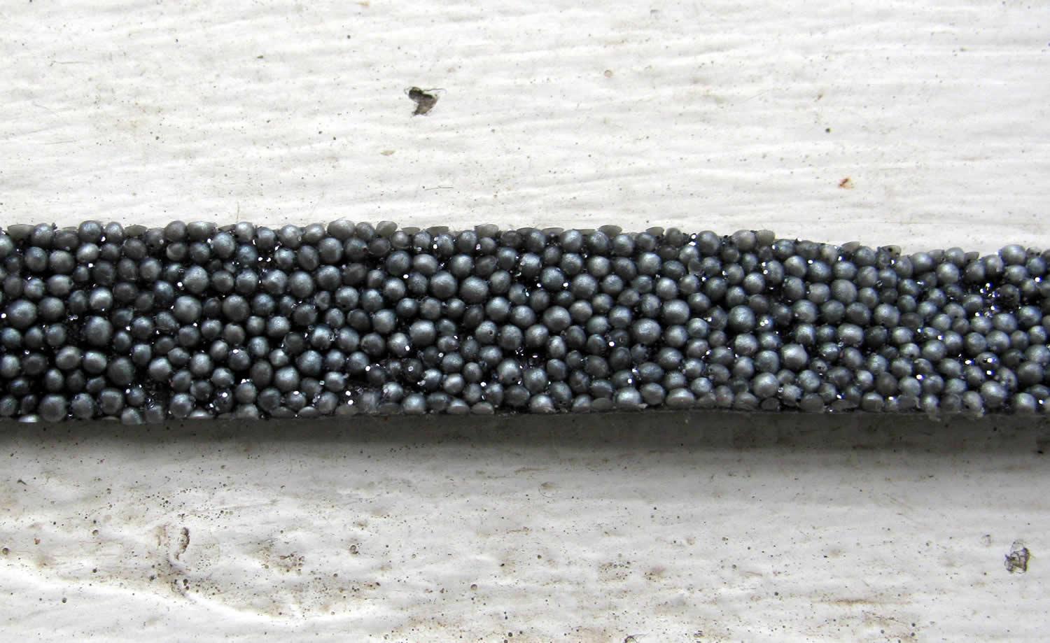 Platt band Caviar - Grå 10 mm, 20 cm Hilmas Pyssel