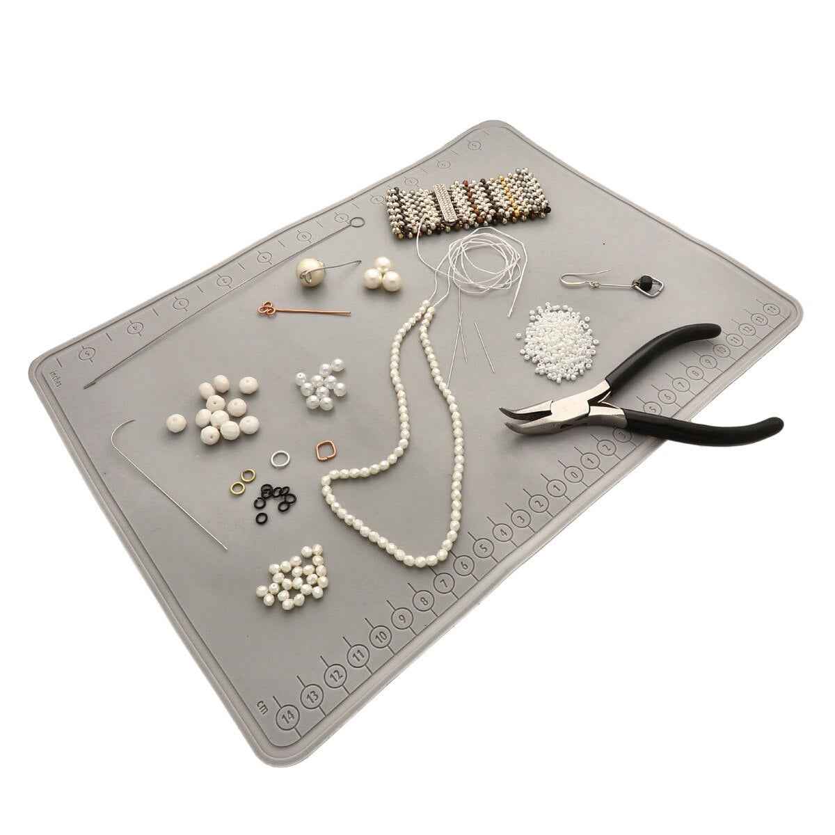Pärlmatta  - Sticky Bead Mat med skåror för armband och halsband 1 styck