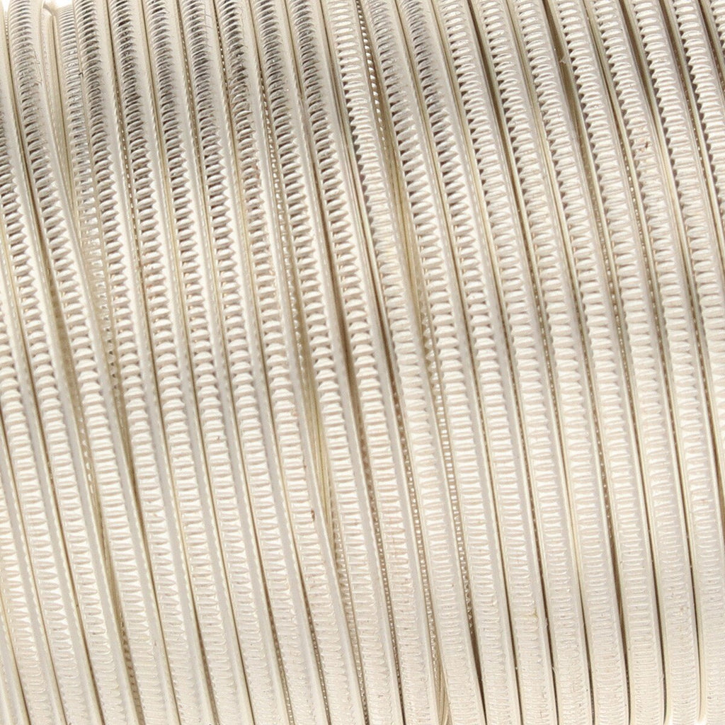 Wire Elements 20 Ga - Silverfärgad halvrund med Thread motiv Non Tarnish, 1 rulle
