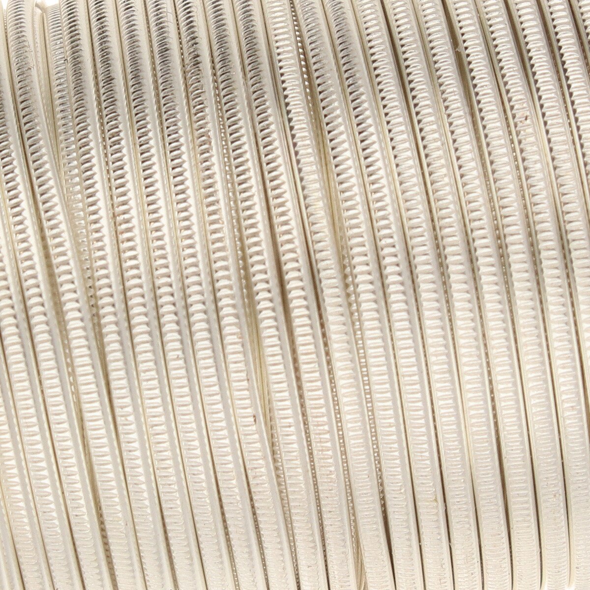 Wire Elements 20 Ga - Silverfärgad halvrund med Thread motiv Non Tarnish, 1 rulle