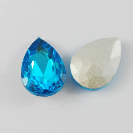 Kinesisk strass - Teardrop Deep sky blue 25x18mm 1 styck Hilmas Pyssel